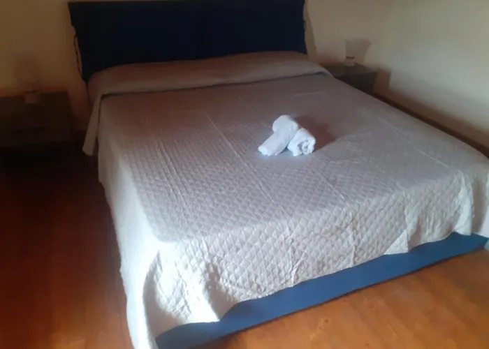 Da Massimo アパート チェファル